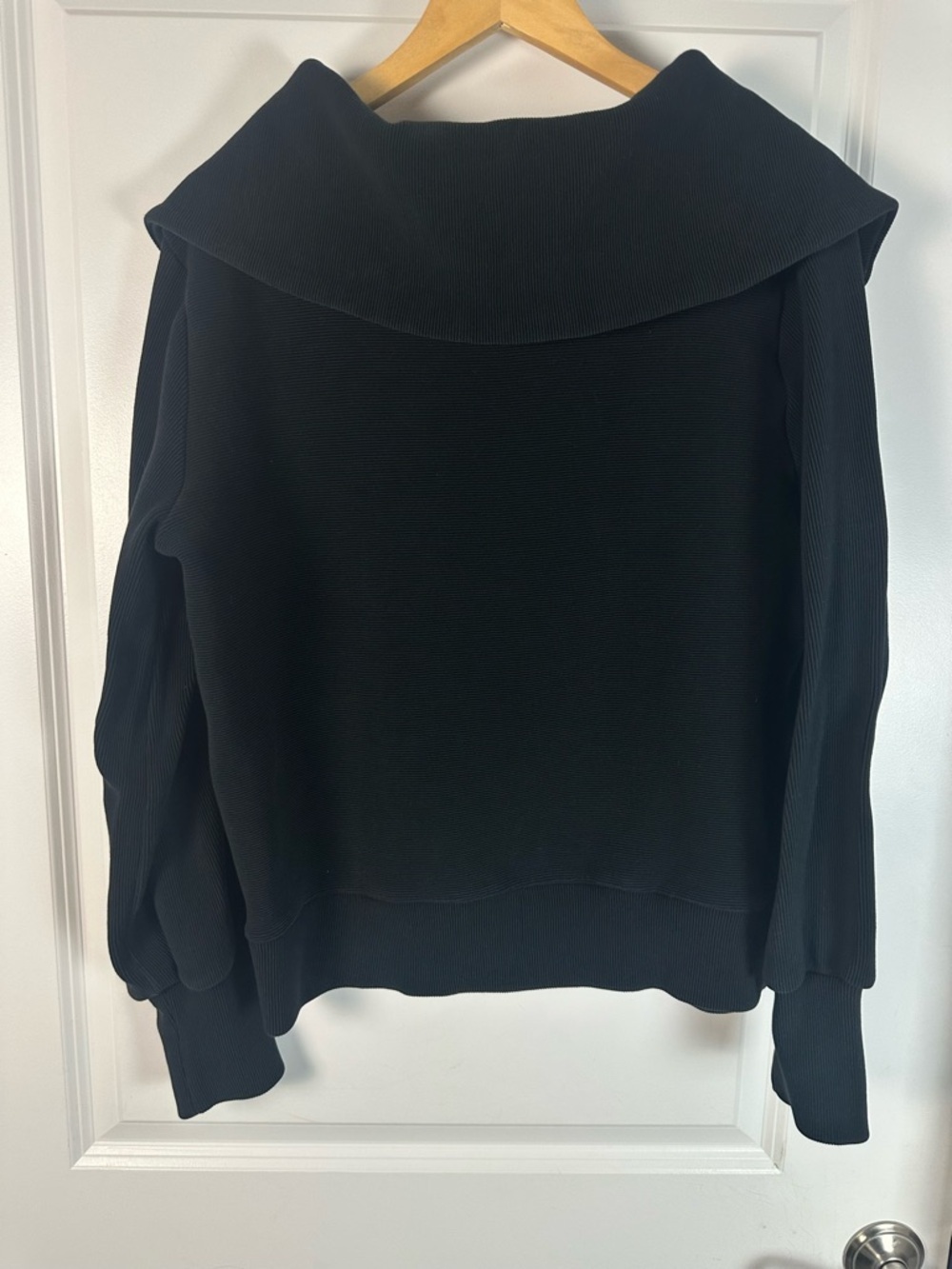 Varley Ten Oaks Logo Womens Black Quarter Zip Sweatshirt Medium Gold - Picture 6 of 8